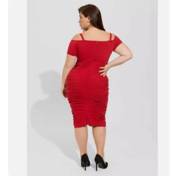 Torrid Marilyn Monroe Midi Ruched Off Shoulder Dress Womens Size 10 Red NWT - Picture 2 of 10